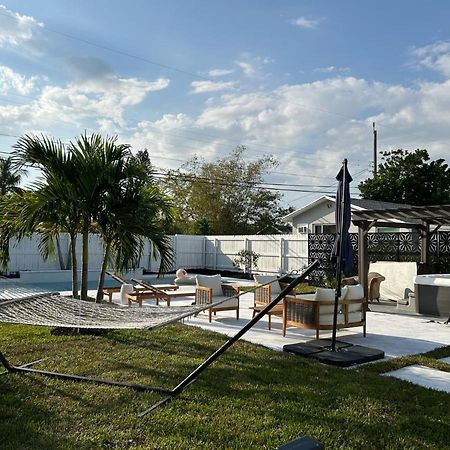 Jungle Cottage With Luxury Pool, Hot Tub And More! Lake Worth Beach Bagian luar foto