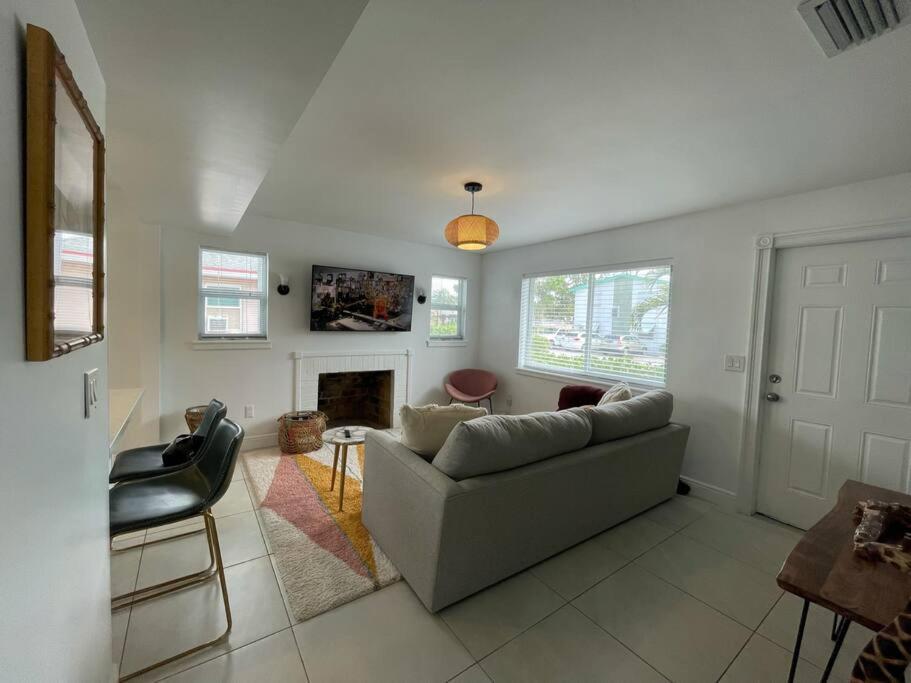 Jungle Cottage With Luxury Pool, Hot Tub And More! Lake Worth Beach Bagian luar foto