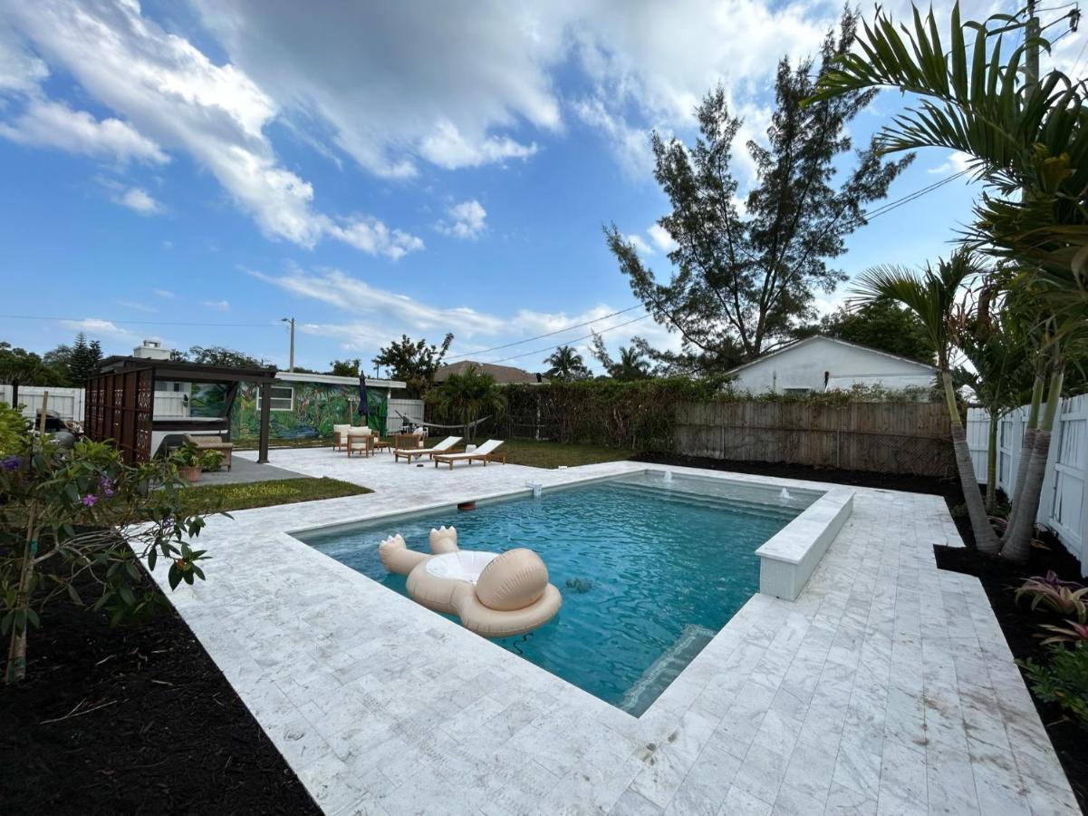 Jungle Cottage With Luxury Pool, Hot Tub And More! Lake Worth Beach Bagian luar foto