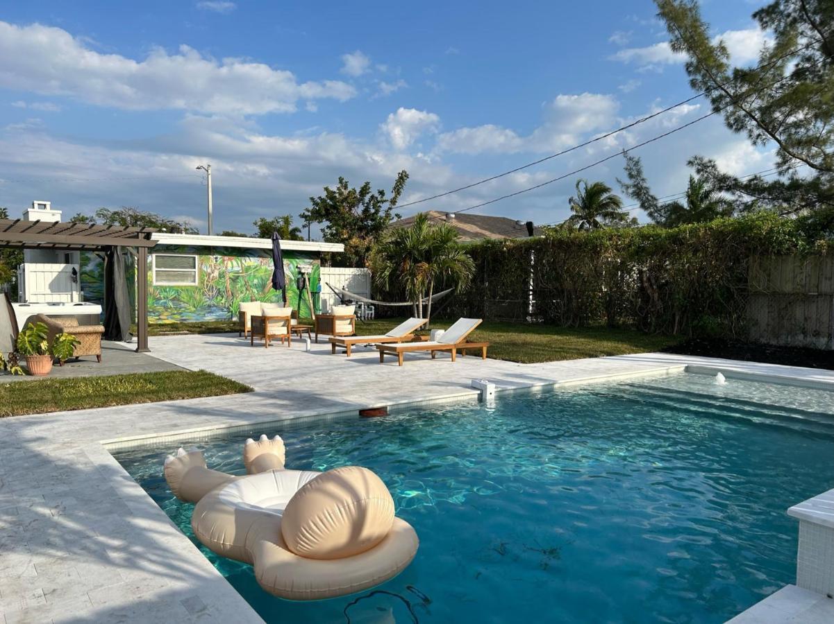 Jungle Cottage With Luxury Pool, Hot Tub And More! Lake Worth Beach Bagian luar foto